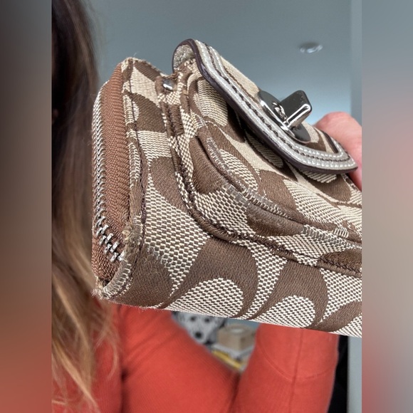 Coach Vintage Legacy Double front pockets wallet EUC - Picture 13 of 16